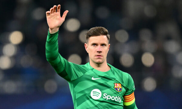 博主：特尔施特根9点抵达巴萨训练场，仅一个小时就离开